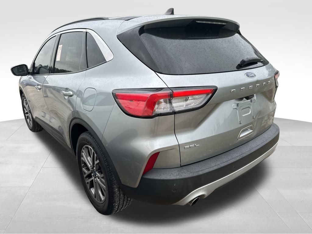 2022 Silver Metallic Ford Escape SEL FWD SUV