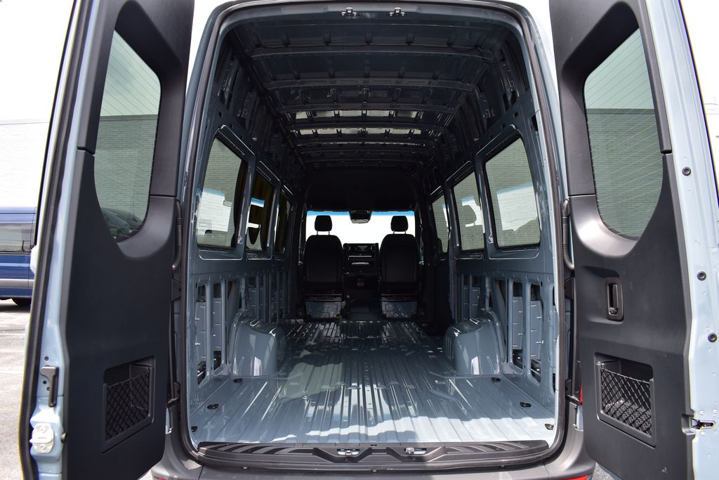 2024 Mercedes-Benz Sprinter 3500 32