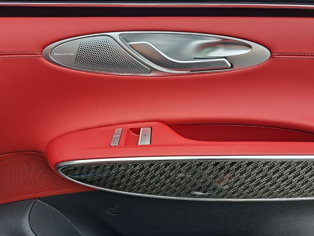 Thumbnail: 2026 Genesis GV70 - 24