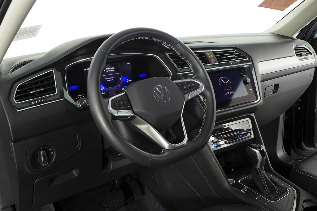 Thumbnail: 2022 Volkswagen Tiguan - 30