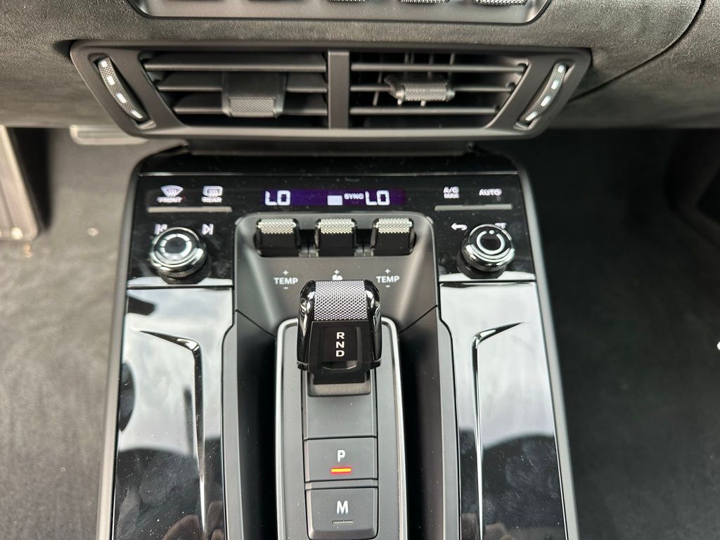 Thumbnail: 2026 Porsche 911 - 27