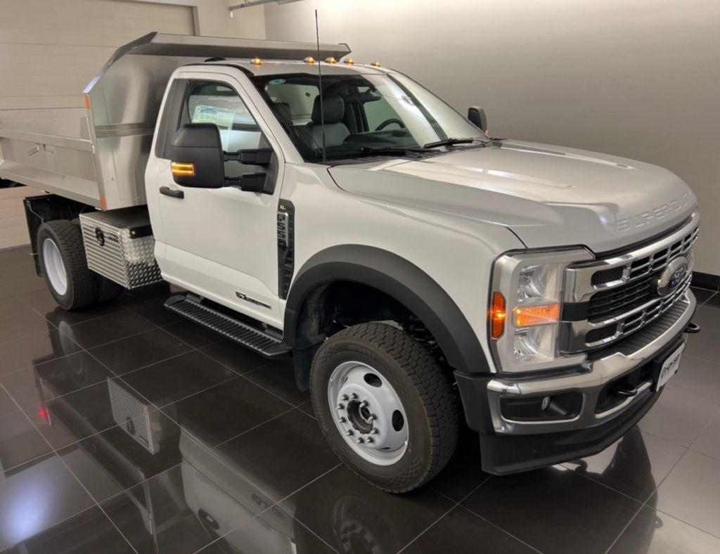 2025 Ford F-550SD XL