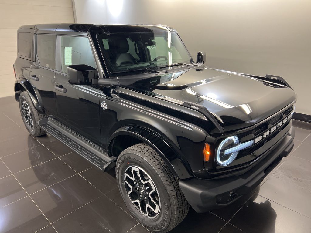2026 Ford Bronco Outer Banks