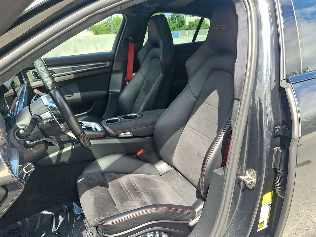 Thumbnail: 2019 Porsche Panamera - 5