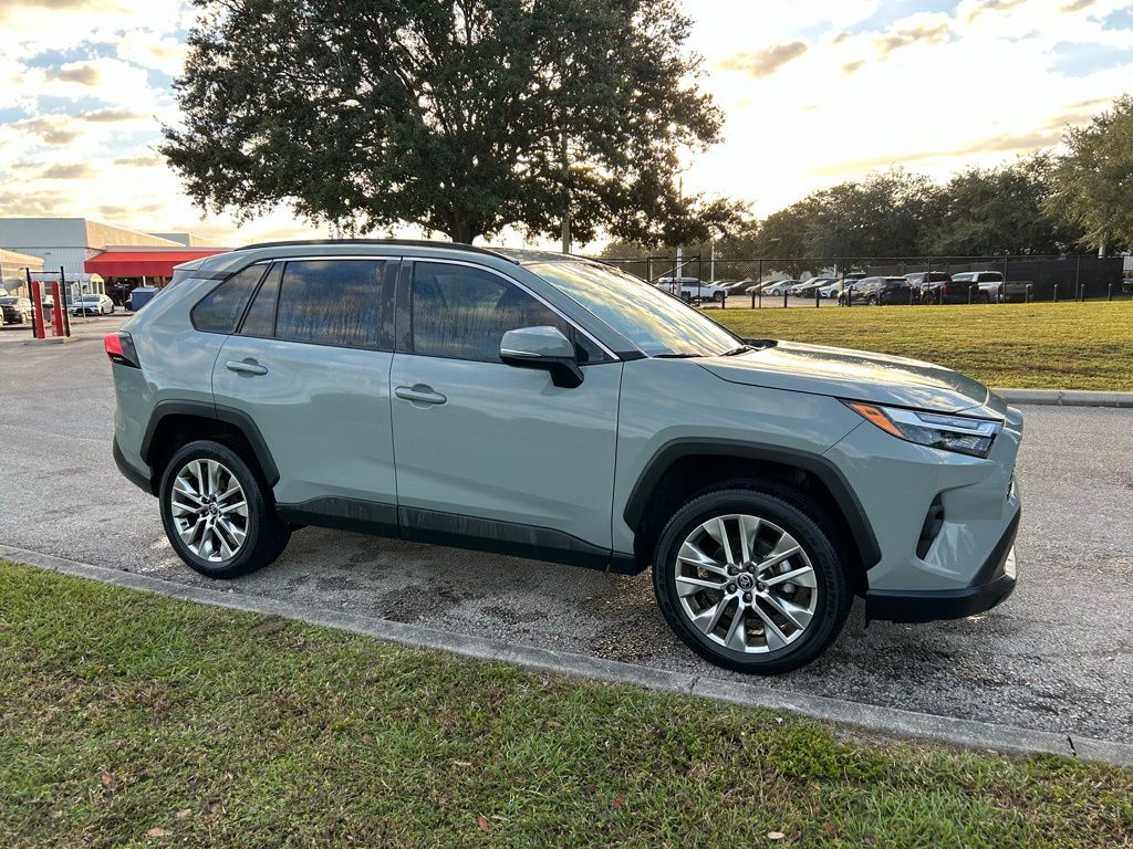 Thumbnail: 2022 Toyota RAV4 - 7