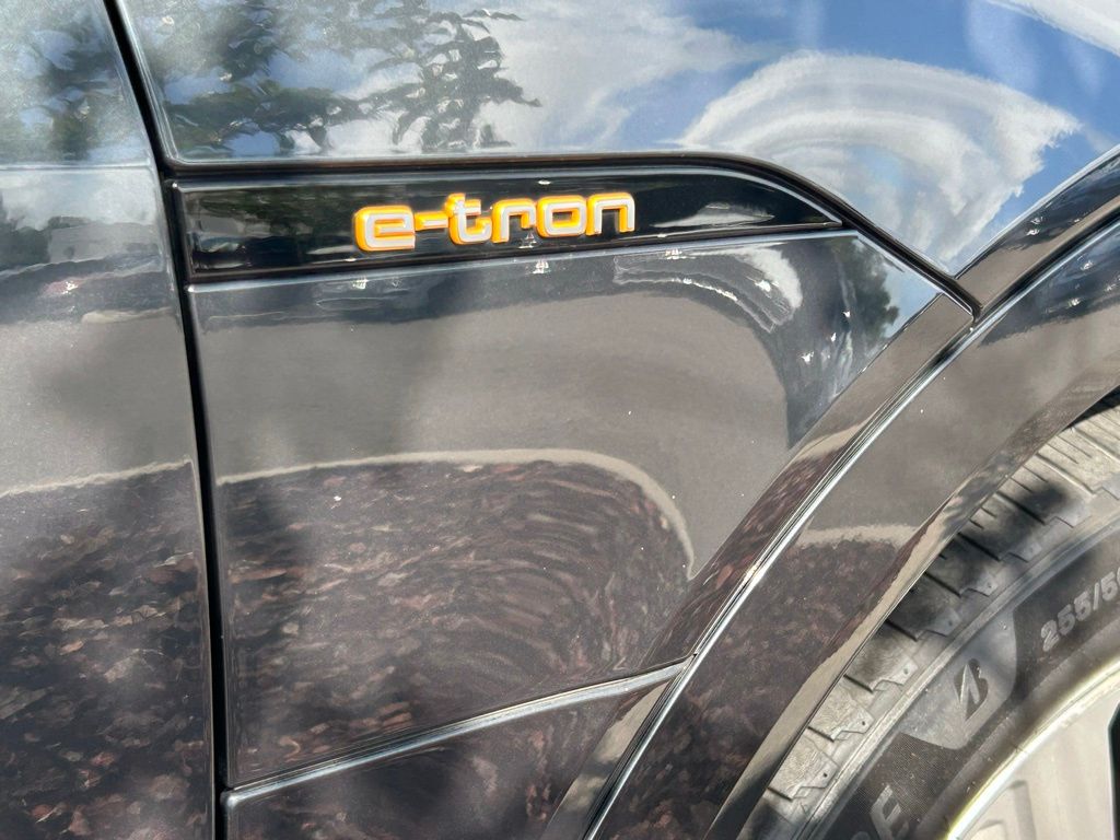 Used 2019 Gray Audi Premium Plus image 41