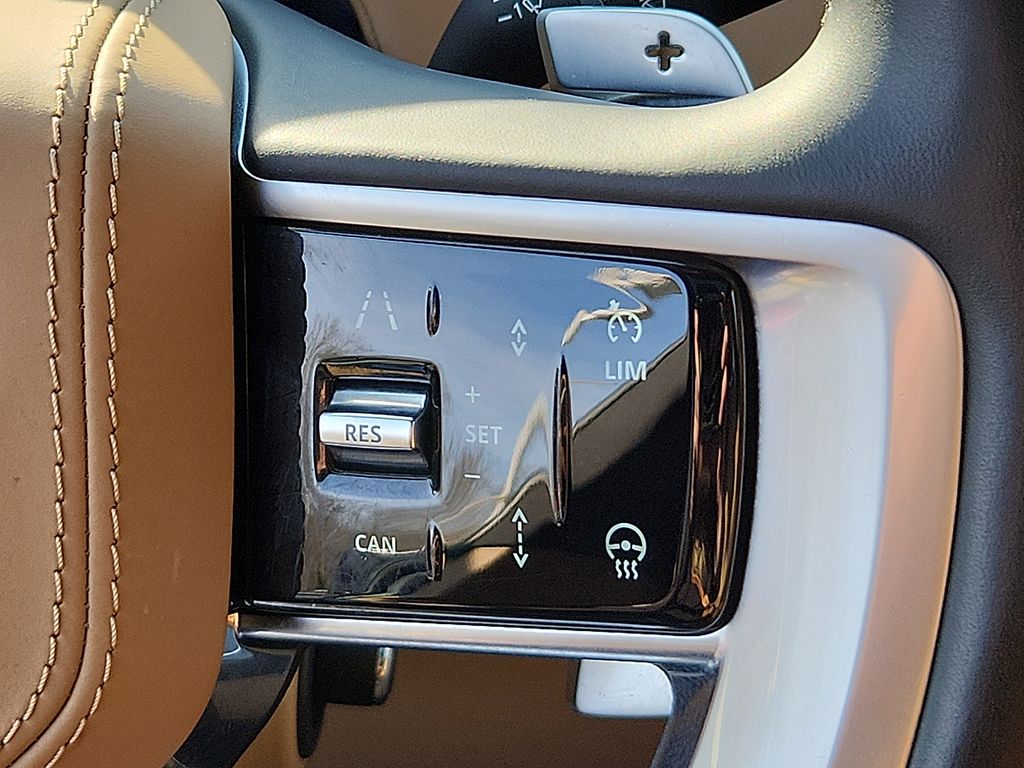 Thumbnail: 2023 Land Rover Range Rover - 23