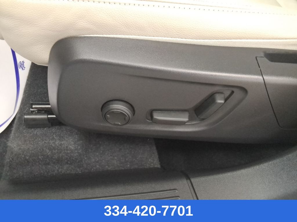 used 2023 Volvo XC40 car, priced at $29,397