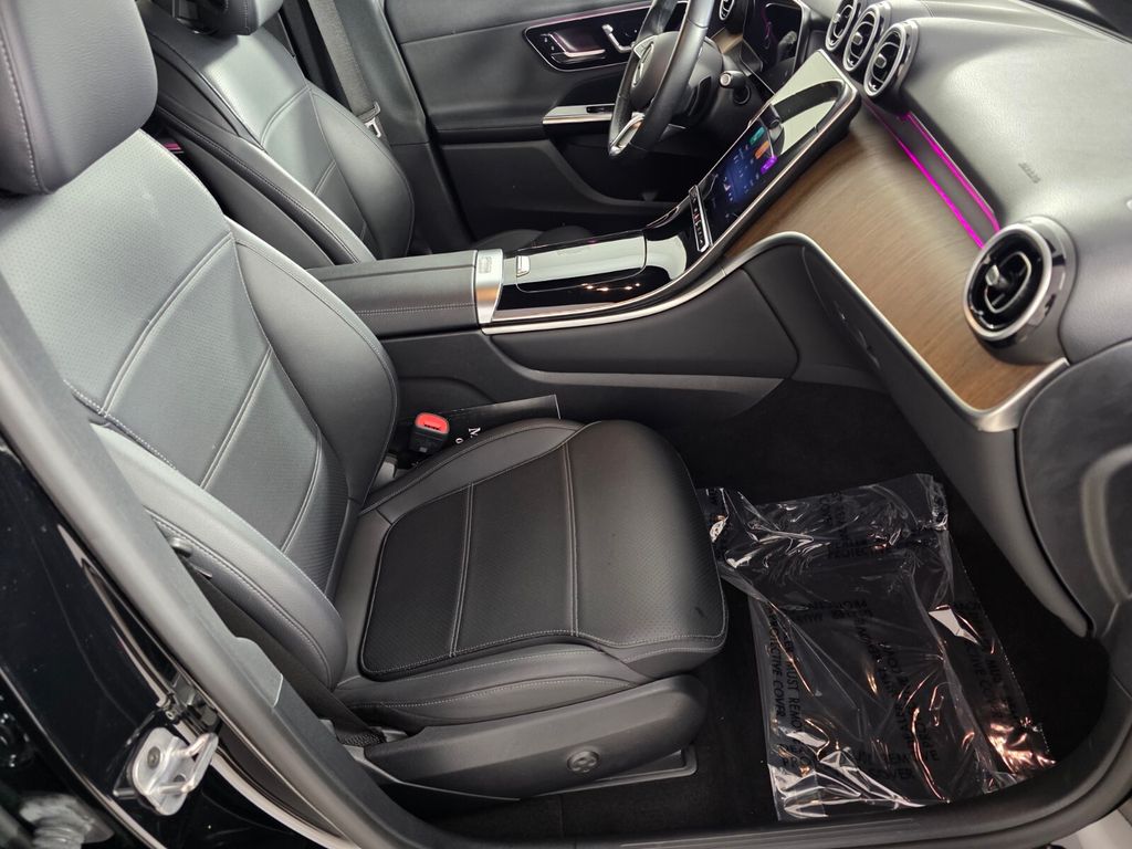 Certified Used 2025 Black Mercedes-Benz GLC 300 image 25