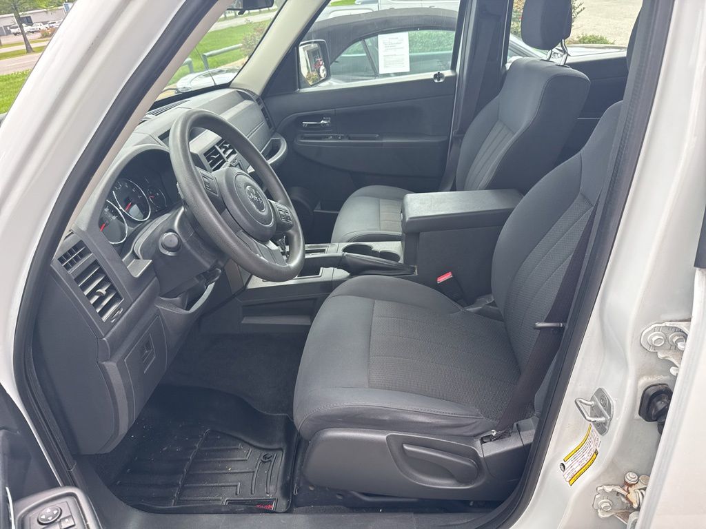 2012 Bright White Clearcoat Jeep Liberty Sport 4X4 SUV