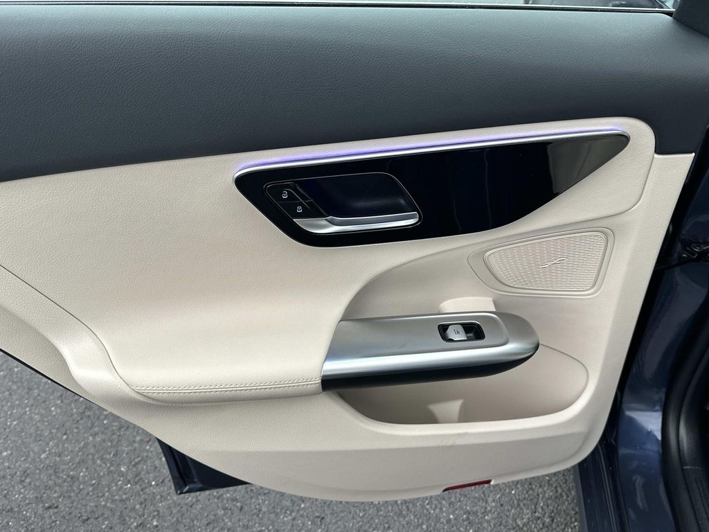 Thumbnail: 2025 Mercedes-Benz C-Class - 28