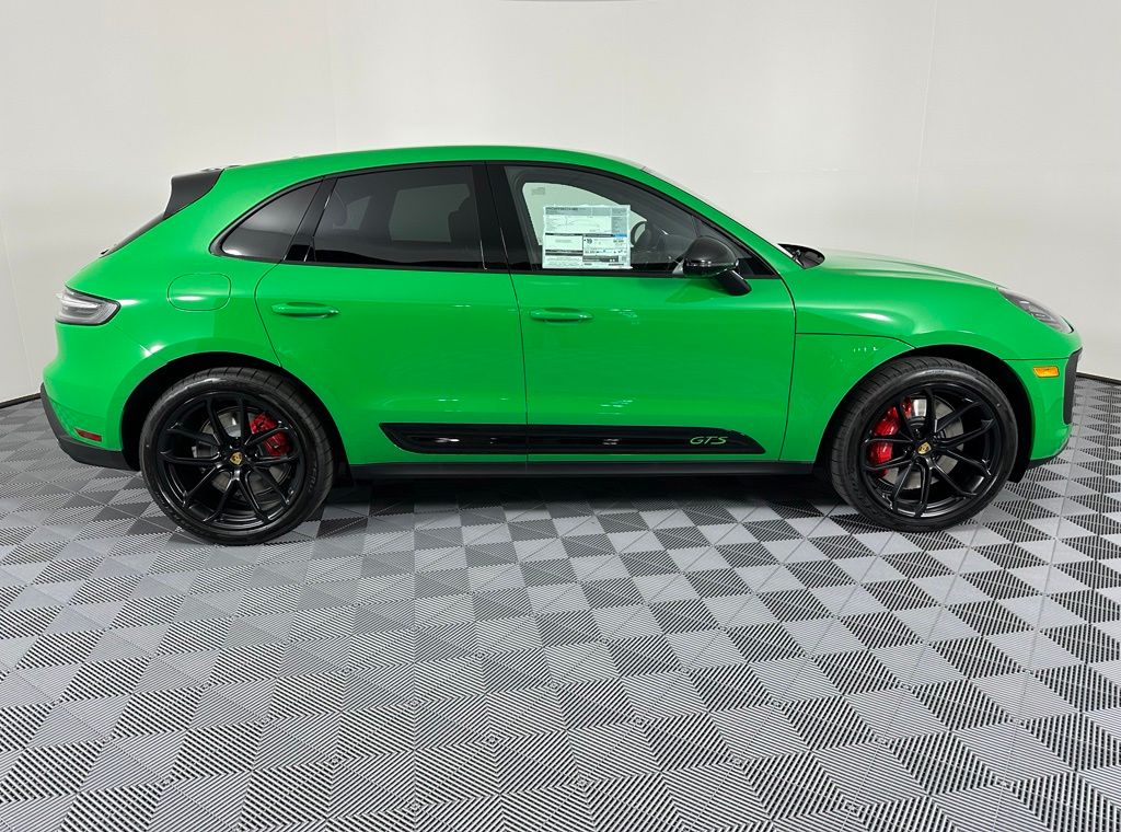 Thumbnail: 2026 Porsche Macan - 11