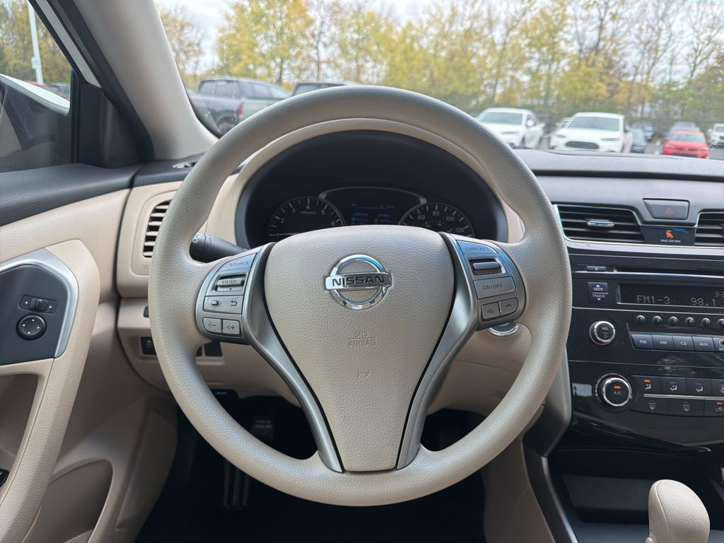 Thumbnail: 2015 Nissan Altima - 12