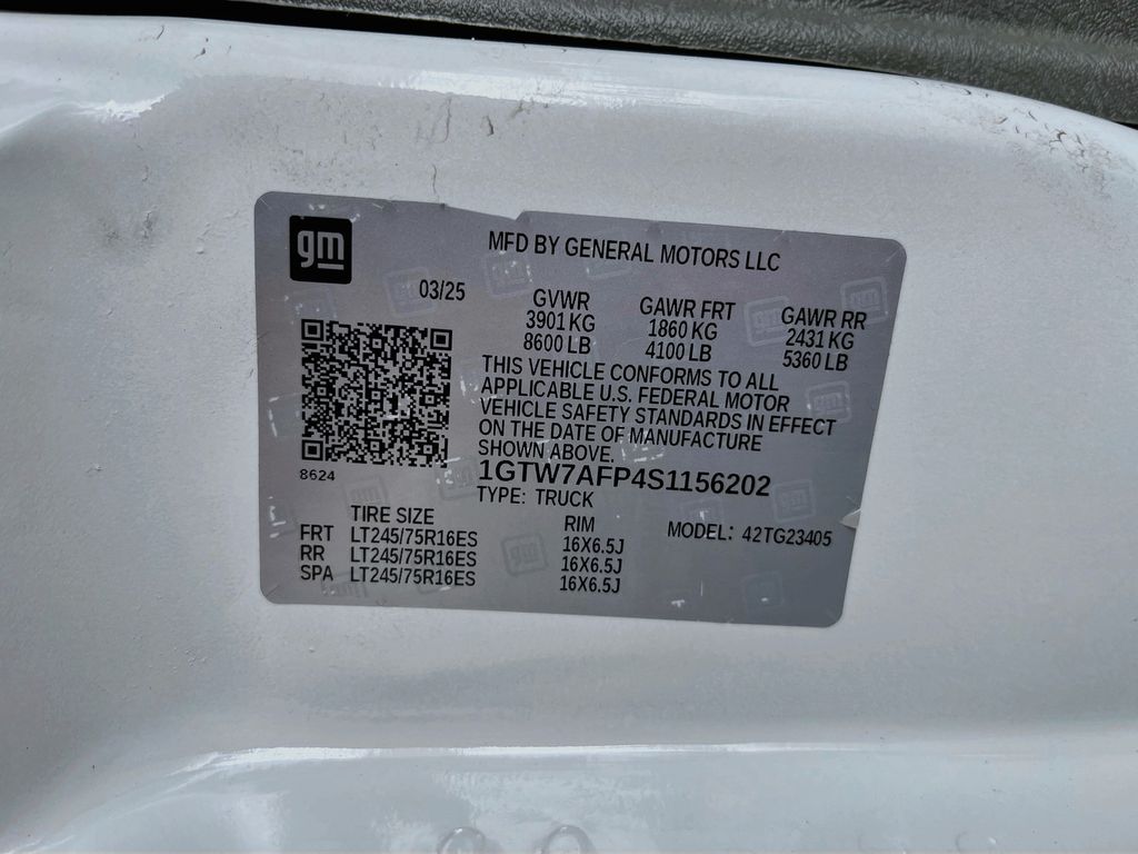 Used 2025 White GMC Work Van image 32