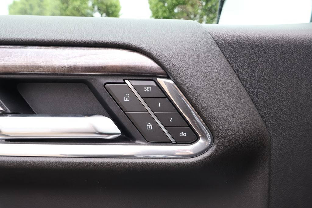 2025 Chevrolet Silverado 1500 LTZ 19