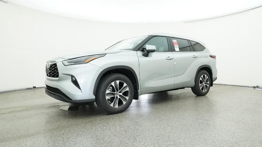 Thumbnail: 2025 Toyota Highlander - 31