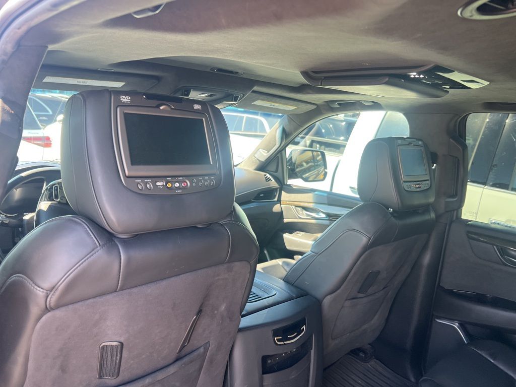 Thumbnail: 2019 Cadillac Escalade - 4