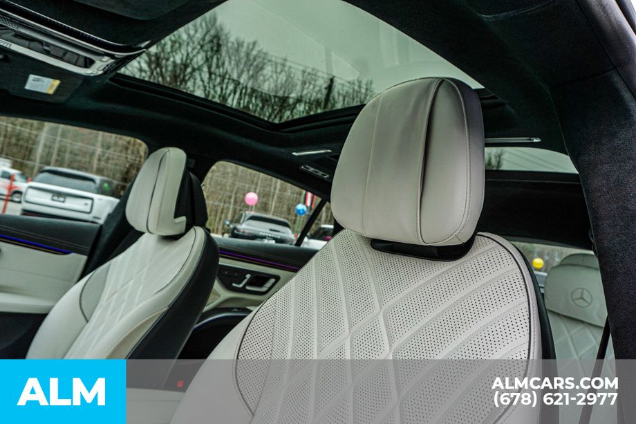 Used 2024 Red Mercedes-Benz 580 image 18