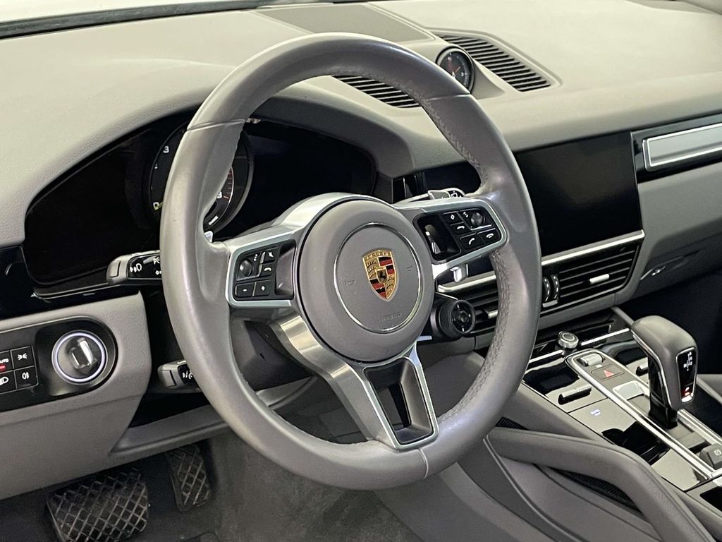 2023 Porsche Cayenne E-Hybrid Platinum Edition - 3