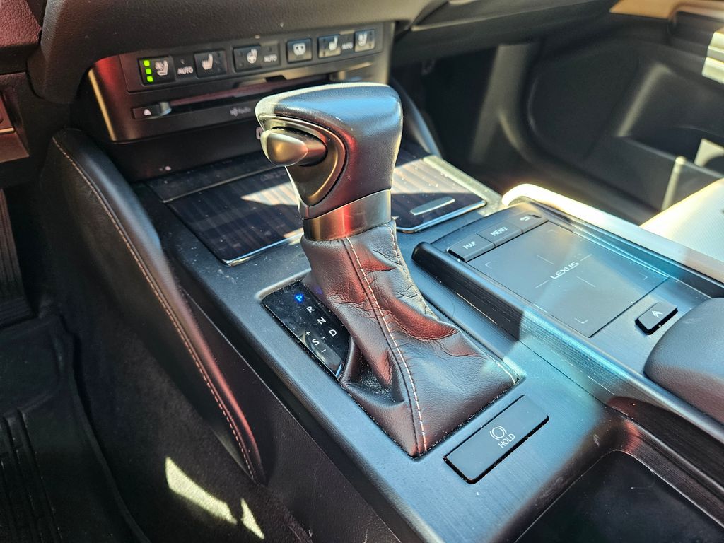 Thumbnail: 2019 Lexus ES - 30