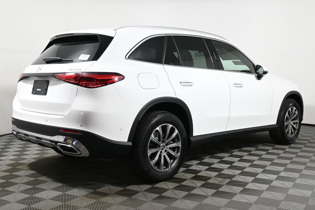2025 Mercedes-Benz GLC 300 7