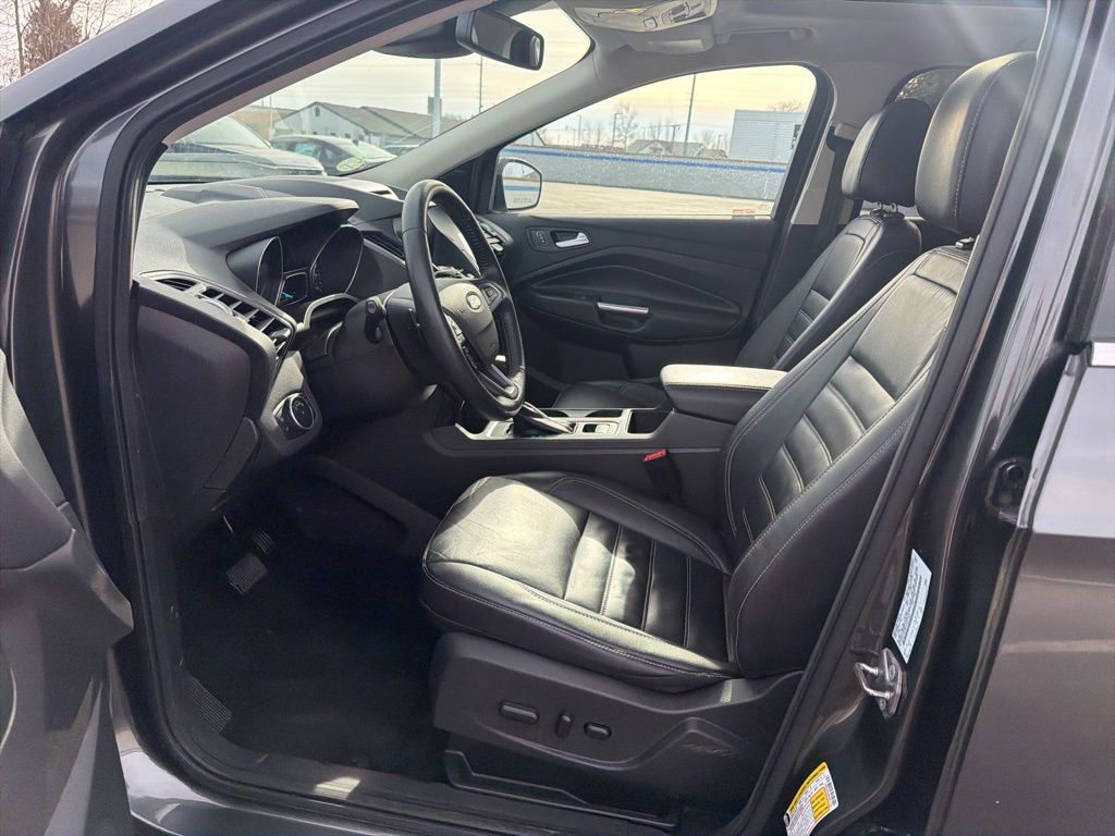 Thumbnail: 2017 Ford Escape - 18