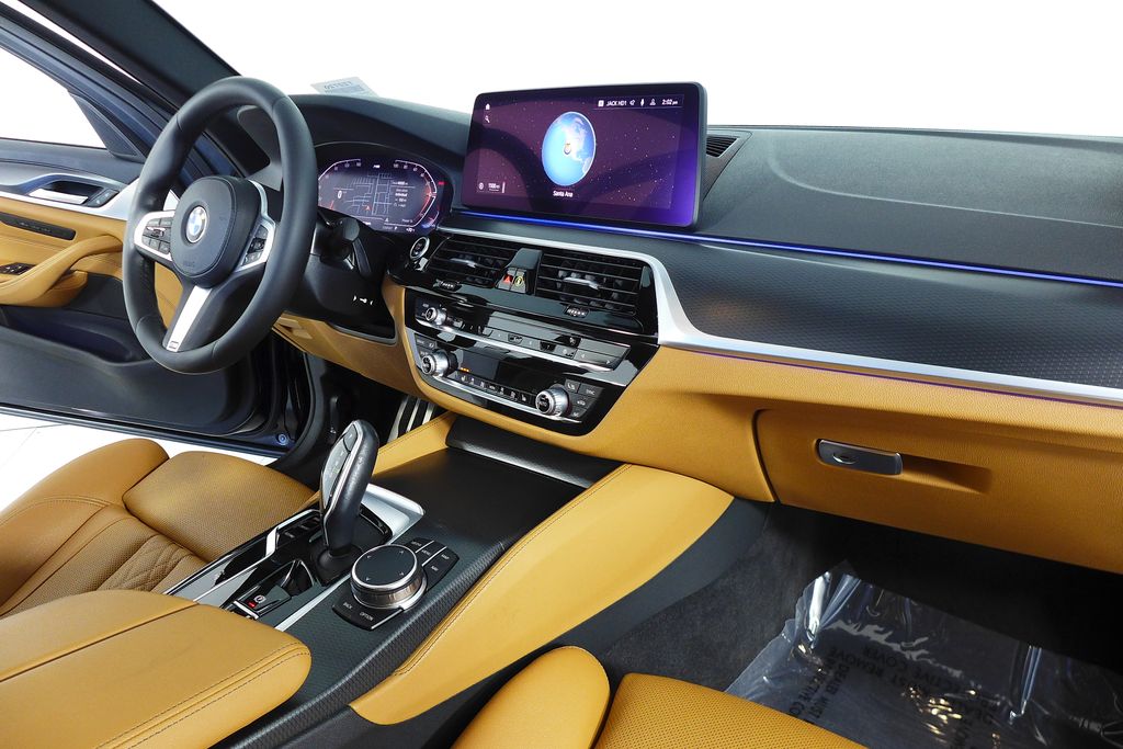Thumbnail: 2023 BMW 5 Series - 13