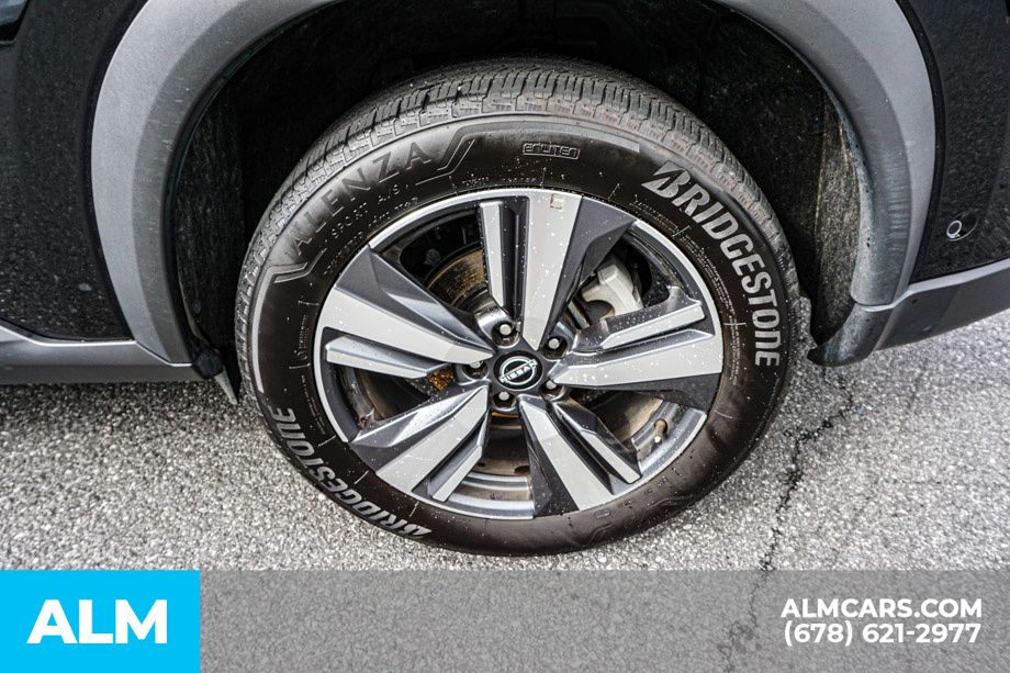 Used 2026 Black Nissan SL image 17