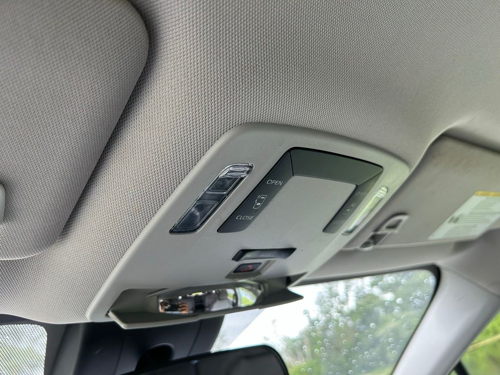 Thumbnail: 2021 Toyota Sienna - 30