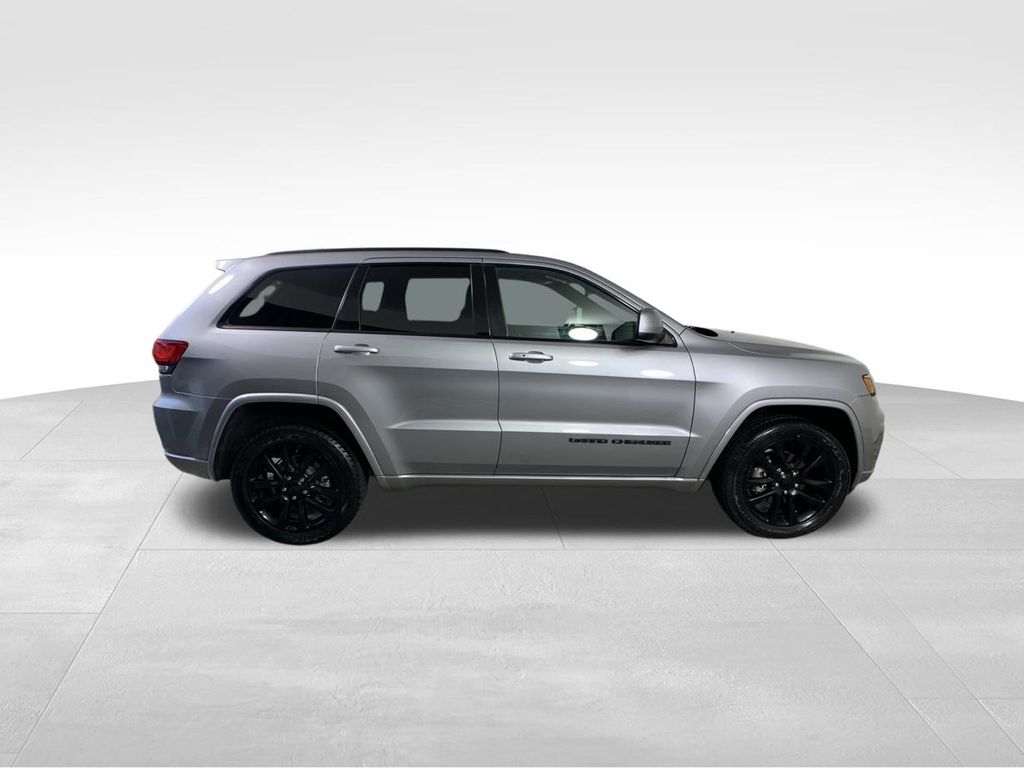 2020 Jeep Grand Cherokee Altitude 7