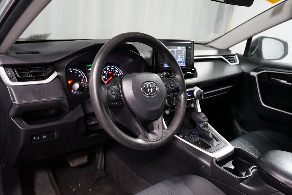 Thumbnail: 2021 Toyota RAV4 - 7