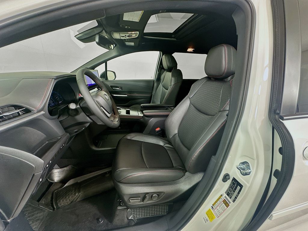 Thumbnail: 2026 Toyota Sienna - 21