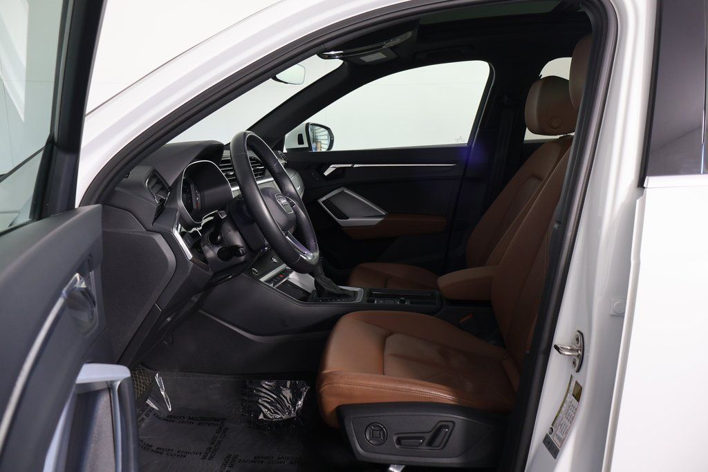 Thumbnail: 2021 Audi Q3 - 10