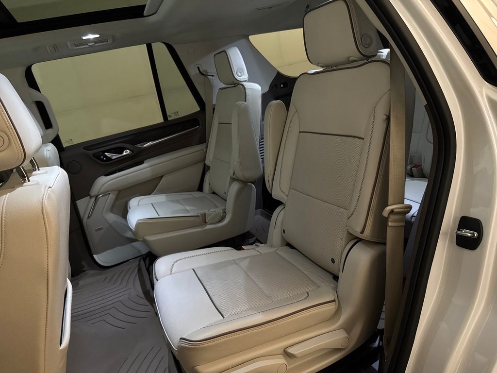2023 White Frost Tricoat GMC Yukon Denali RWD SUV