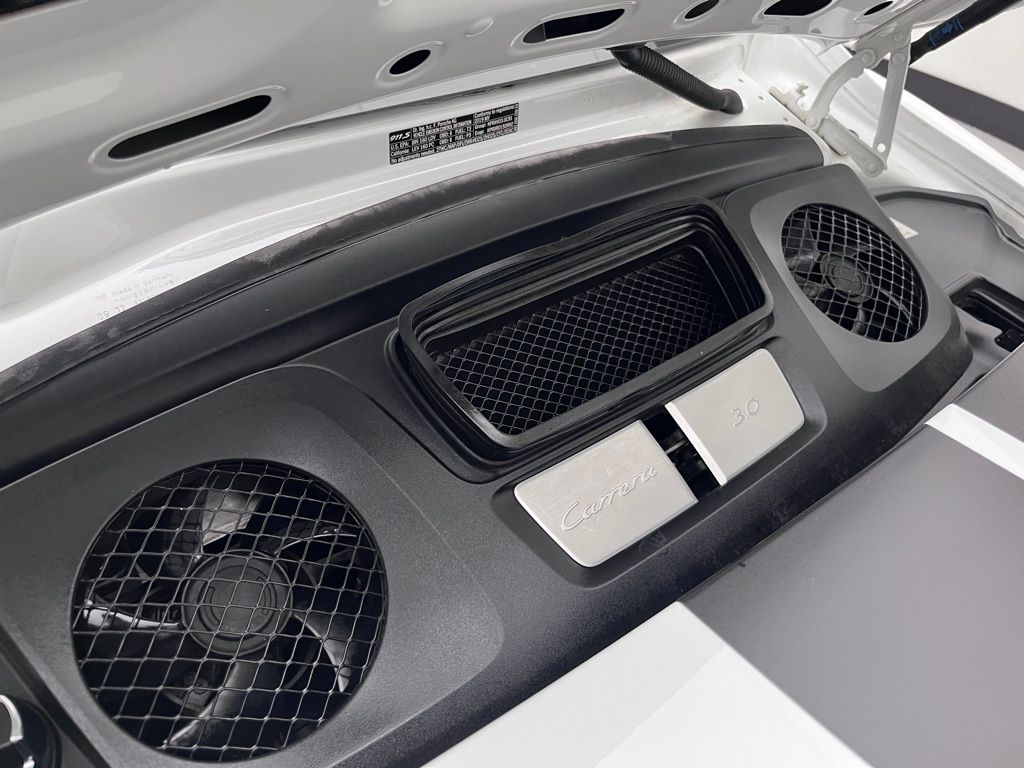 Thumbnail: 2019 Porsche 911 - 23