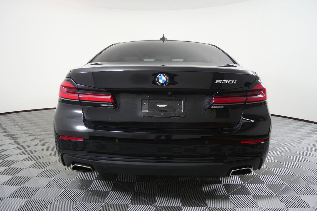 Thumbnail: 2023 BMW 5 Series - 4