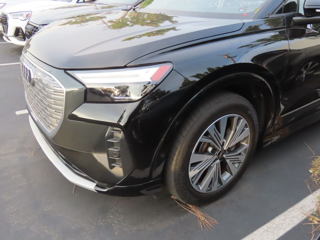 Thumbnail: 2023 Audi Q4 e-tron - 2