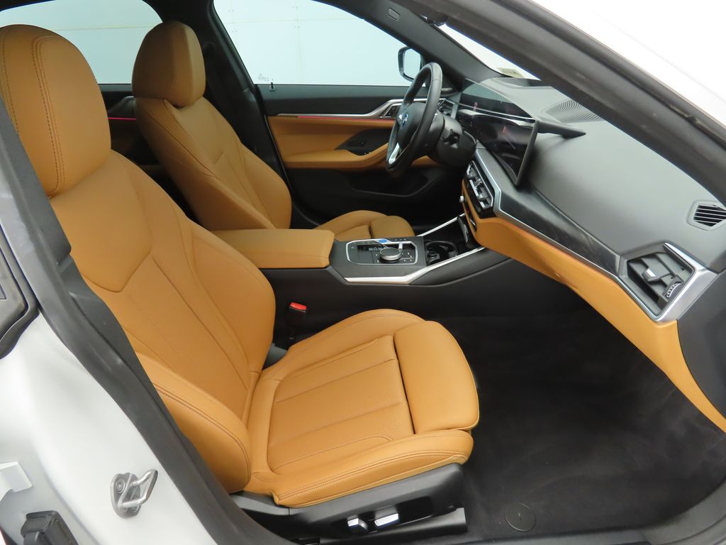 Thumbnail: 2023 BMW i4 - 20