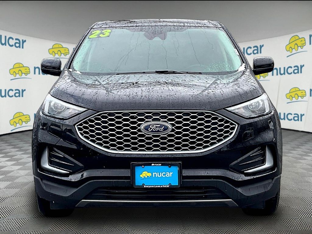 2023 Ford Edge — photo 2