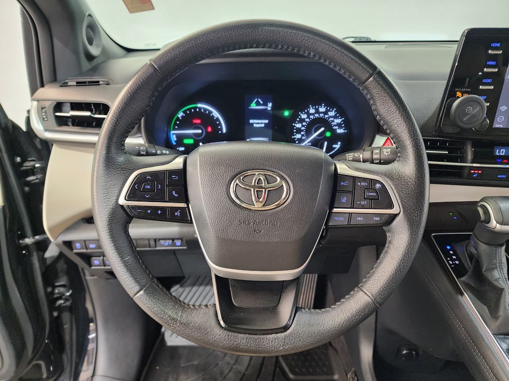 2022 Toyota Sienna XLE