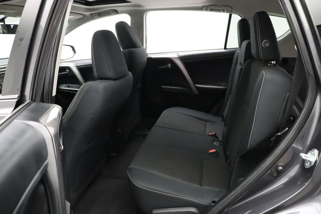 Thumbnail: 2016 Toyota RAV4 - 19