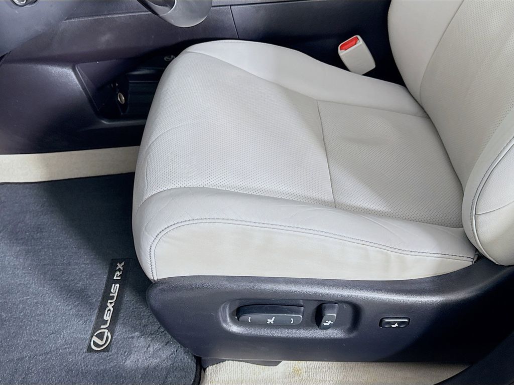 Thumbnail: 2015 Lexus RX - 18