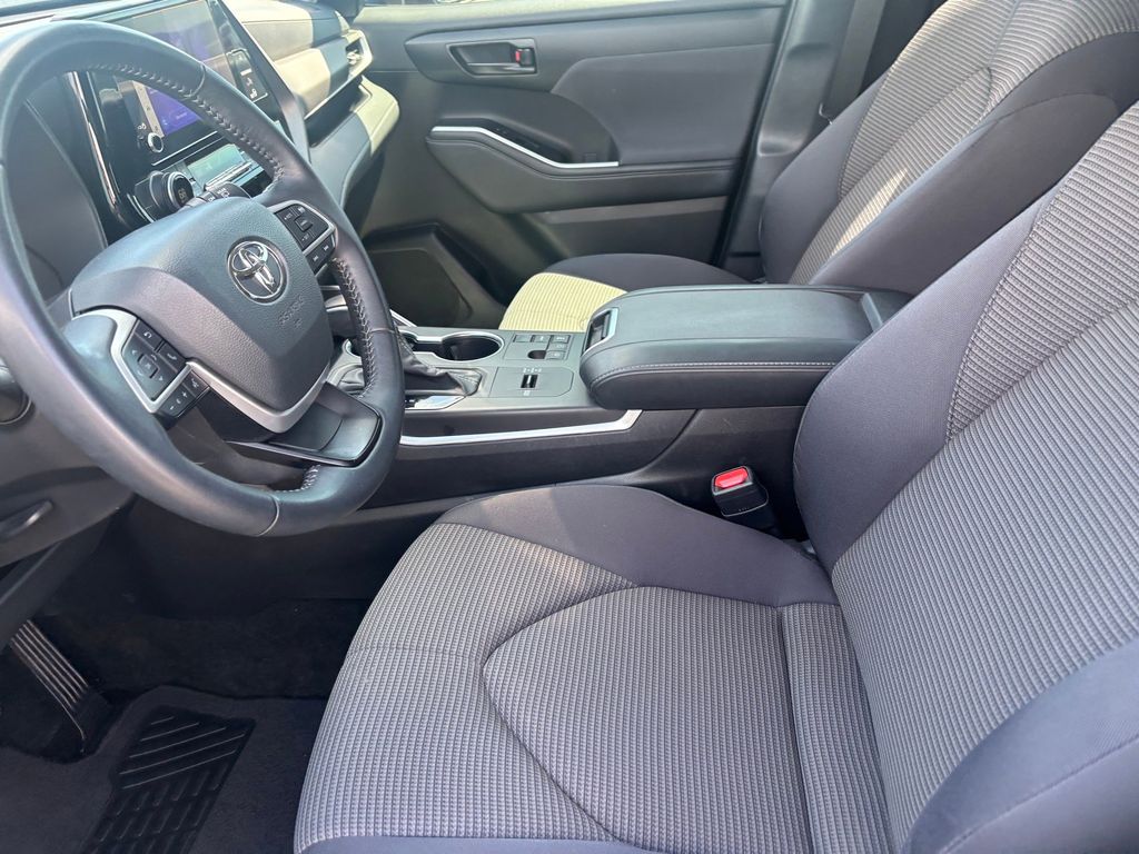 Used Car 2025 Toyota Highlander  Limited For Sale Under $40,000 In Austin, Texas