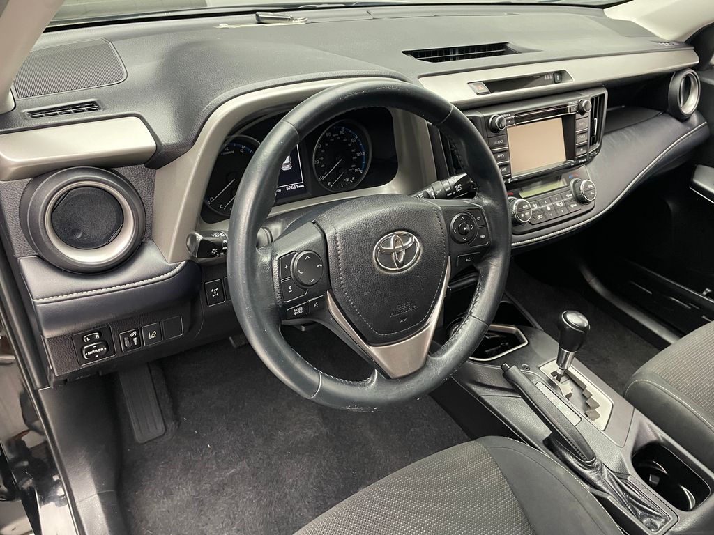 Thumbnail: 2018 Toyota RAV4 - 11