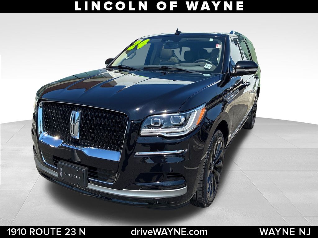 Infinite Black Metallic Clearcoat 2024 Lincoln Navigator SUV / Crossover Four-Wheel Drive Automatic
