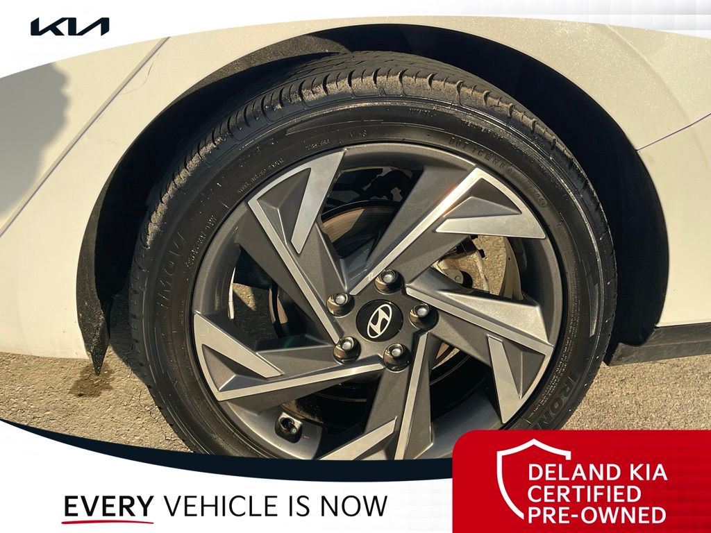 Used 2024 Hyundai Elantra Sedan