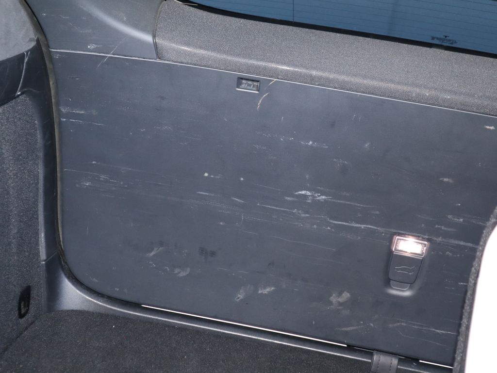 Thumbnail: 2021 Tesla Model X - 21