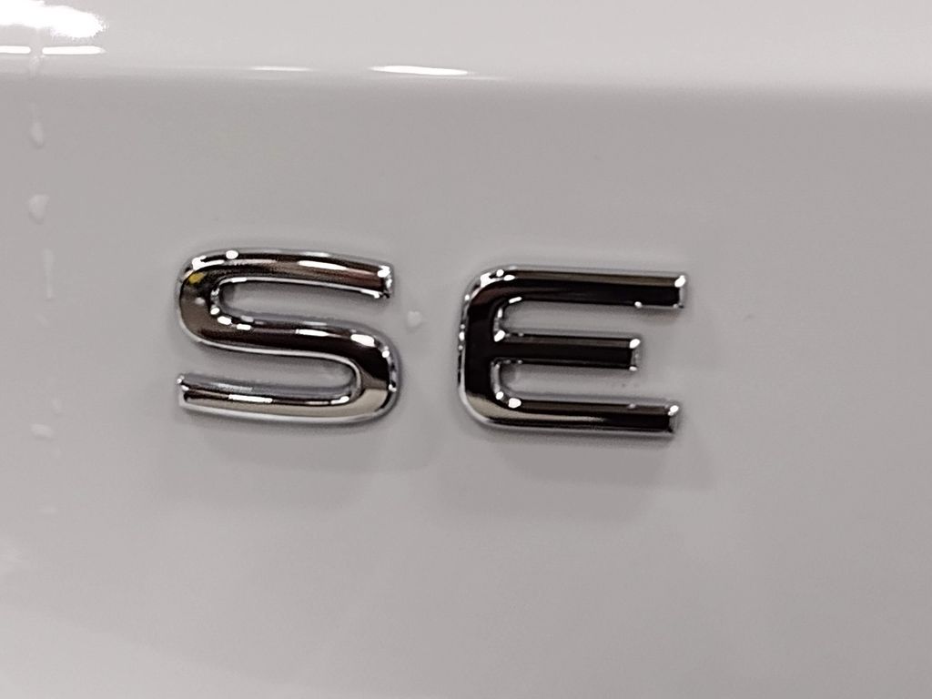 2025 Volkswagen Taos 1.5T SE Black