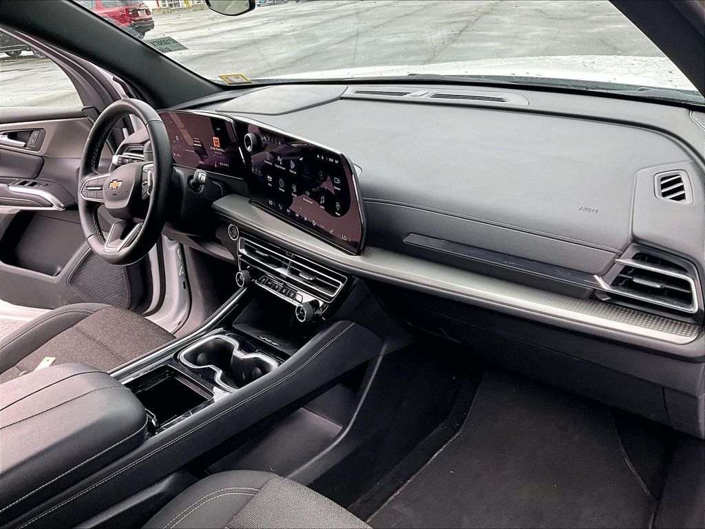 2024 Chevrolet Traverse — photo 14