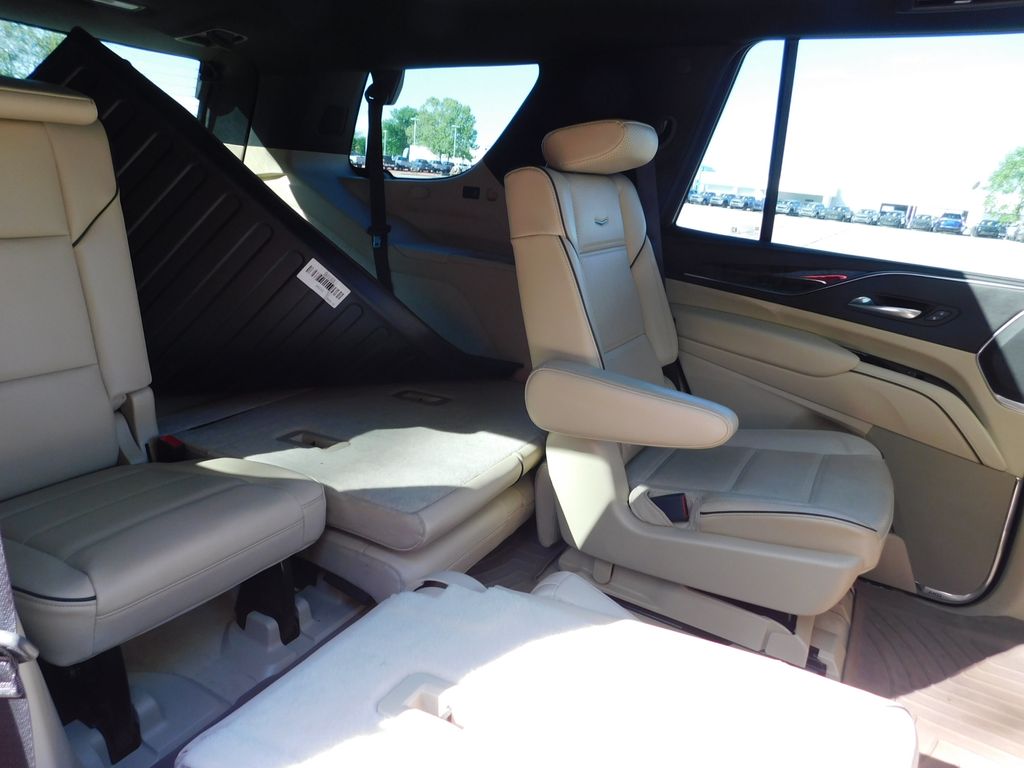 2022 Cadillac Escalade Premium Luxury 5